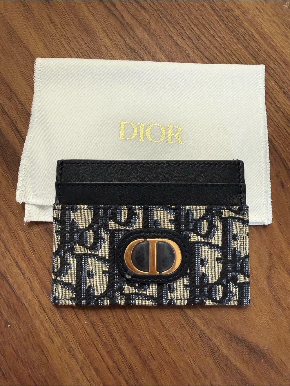 Dior 30 Montaigne Freesia Card Holder